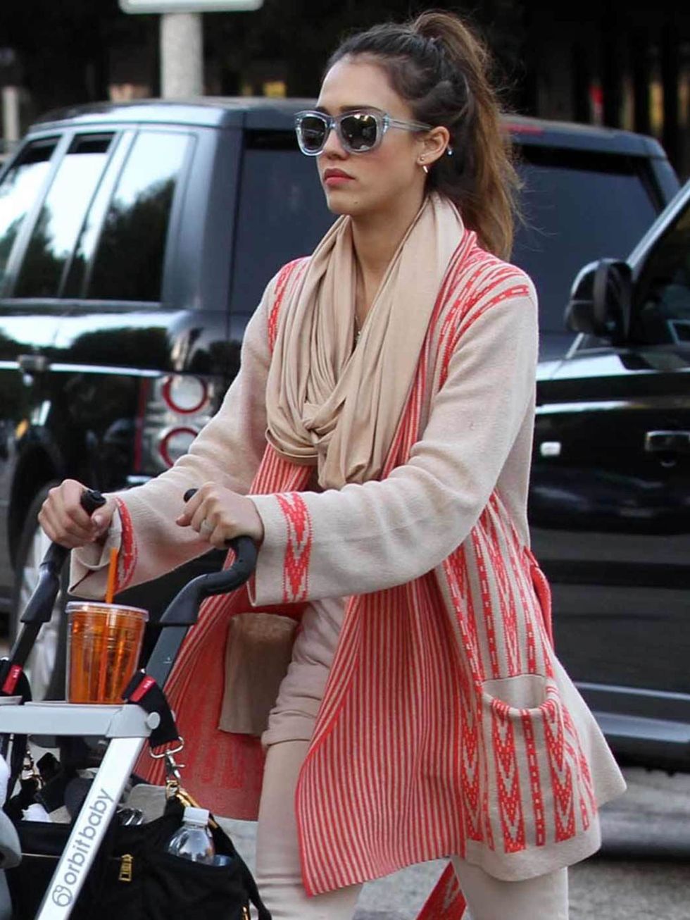 <p><a href="http://www.elleuk.com/star-style/celebrity-style-files/jessica-alba">Jessica Alba</a> adding edge to her daytime looks with a pair of <a href="http://www.elleuk.com/fashion/what-to-wear/colourful-plastics">perspex sunglasses</a></p>