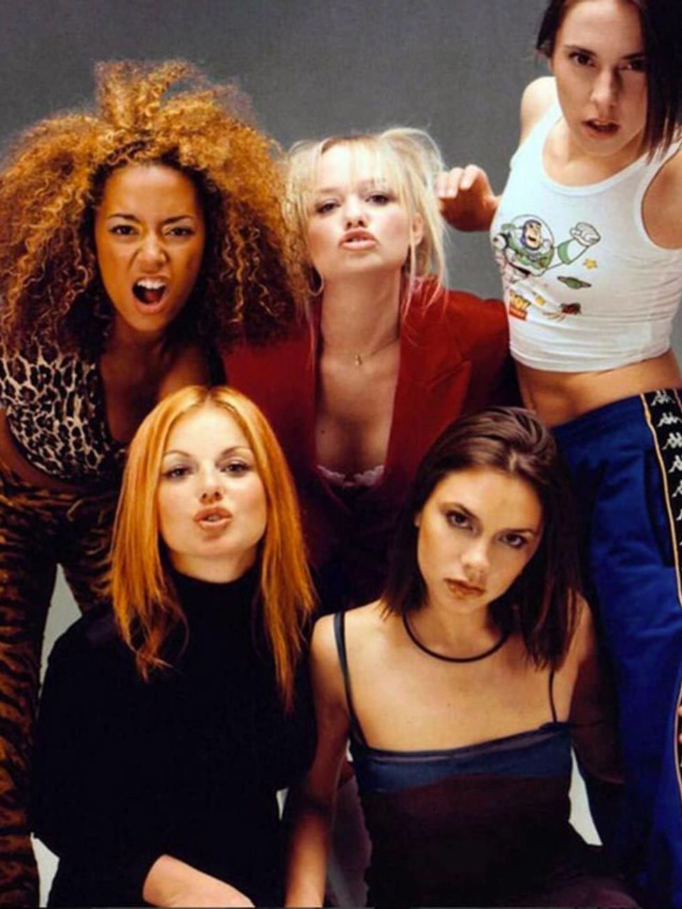 Cara Delevingne
@caradelevingne
'Happy international women's day for yesterday! Which spice girl are you? #girlpower @officialmelb@therealgerihalliwell @emmaleebunton@victoriabeckham @melaniecmusic'