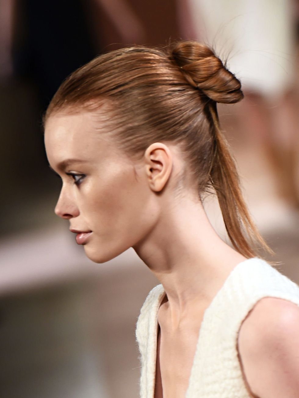 <p><strong><a href="http://www.elleuk.com/catwalk/victoria-beckham/autumn-winter-2015">Victoria Beckham</a></strong></p>

<p>The look: Sophisticated looped pony</p>

<p>Hair stylist: <a href="http://www.elleuk.com/beauty/the-beauty-experts-you-need-to-kno