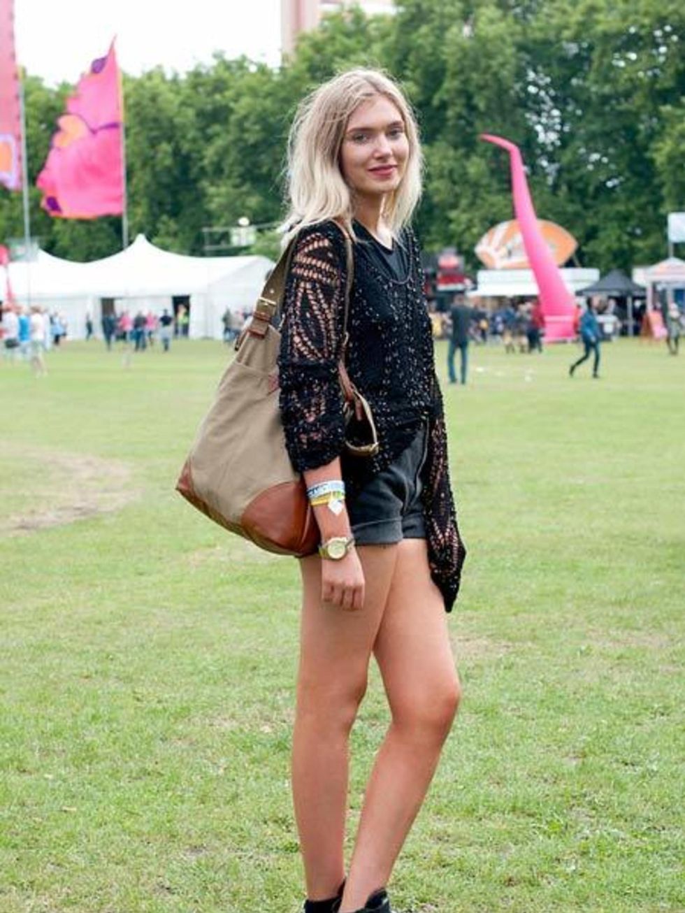 <p>Photo by Kirstin Sinclair.Aishlin, 21, Sales Assistant. Top from charity shop, vintage shorts, Fila trainers, H&amp;M bag.</p><p><a href="http://www.elleuk.com/style/street-style/lovebox-2011">Lovebox Festival</a></p>