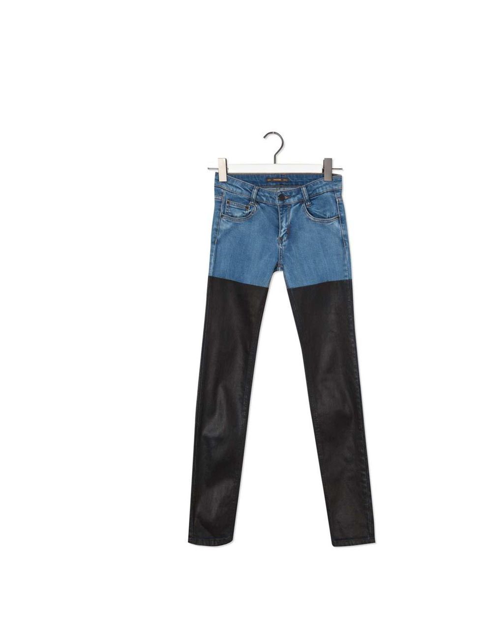 <p>Production & Bookings Assistant Melanie De La Cruz will wear these dipped jeans with a pair of chunky flatforms and a white tee. </p><p><a href="http://www.pullandbear.com/webapp/wcs/stores/servlet/category/pullandbeargb/en/pullandbear/29022/Jeans?SALE