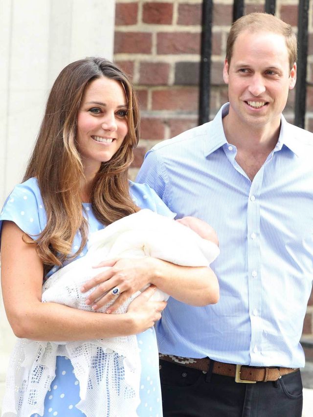 1374605078-the-royal-baby-emerges