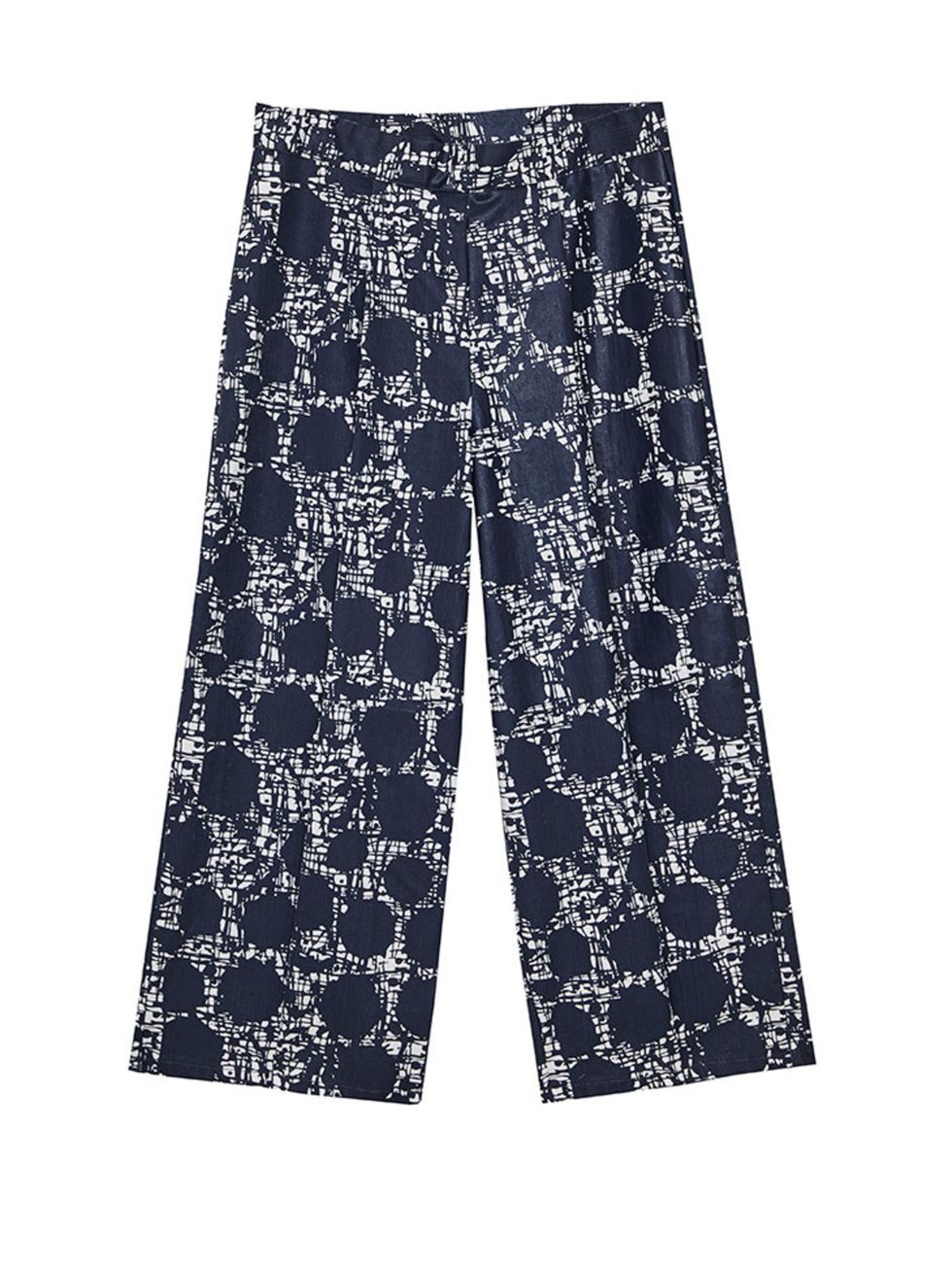 <p><a href="http://www.asos.com/ASOS-White/ASOS-WHITE-Denim-Culottes-in-Scribble-Spot-Print/Prod/pgeproduct.aspx?iid=6078766&cid=11761&sh=0&pge=0&pgesize=36&sort=-1&clr=White%2fnavy&totalstyles=166&gridsize=3" target="_blank">ASOS WHITE Denim Culottes in 