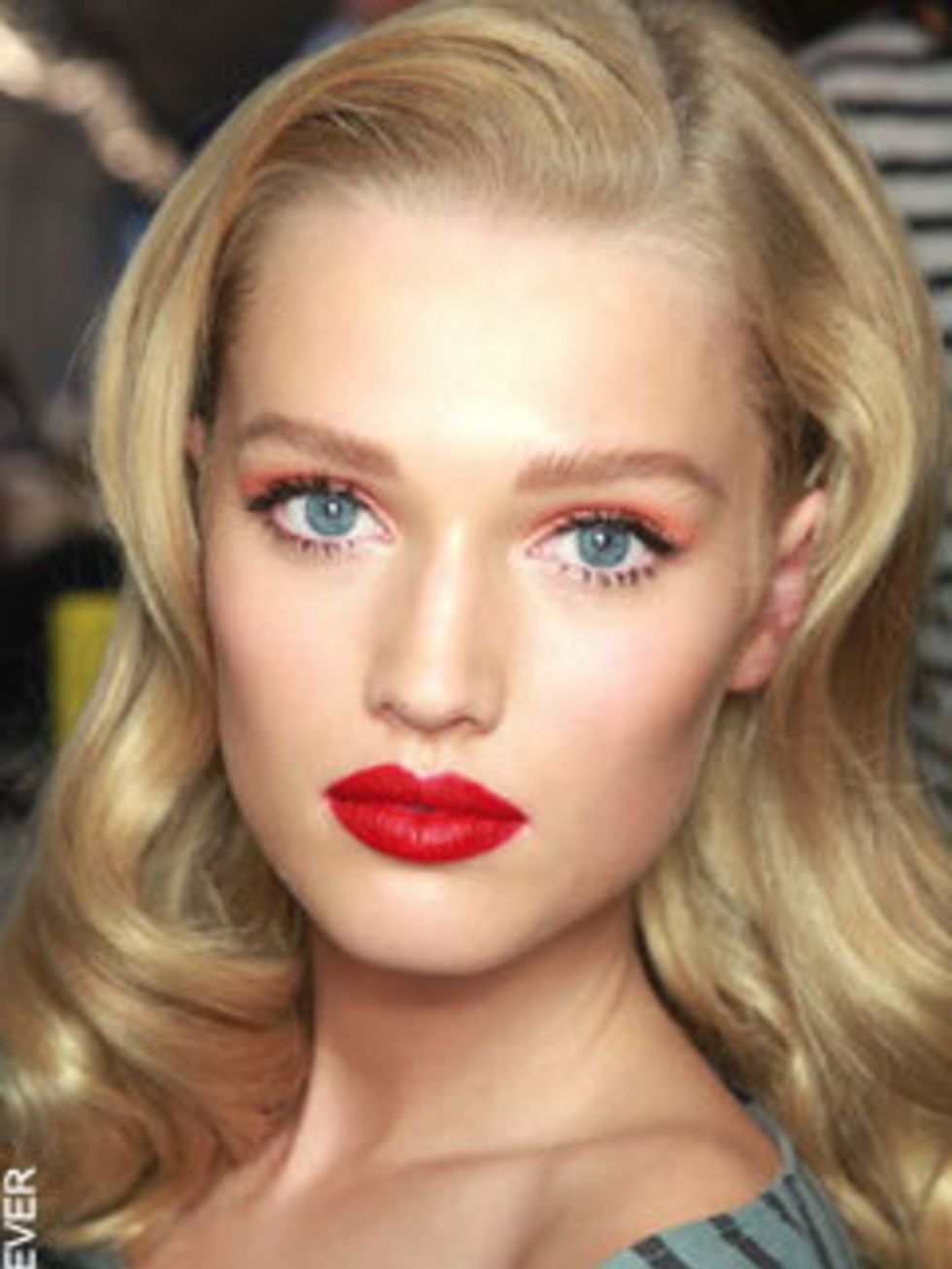 <p>A Vie at Home Study in 2009 found that three quarters of 3000 women polled said that the shade of lipstick they wore affected their mood, one in four chose red if they wanted to feel sexy and almost all said that a deep red made them feel more confiden