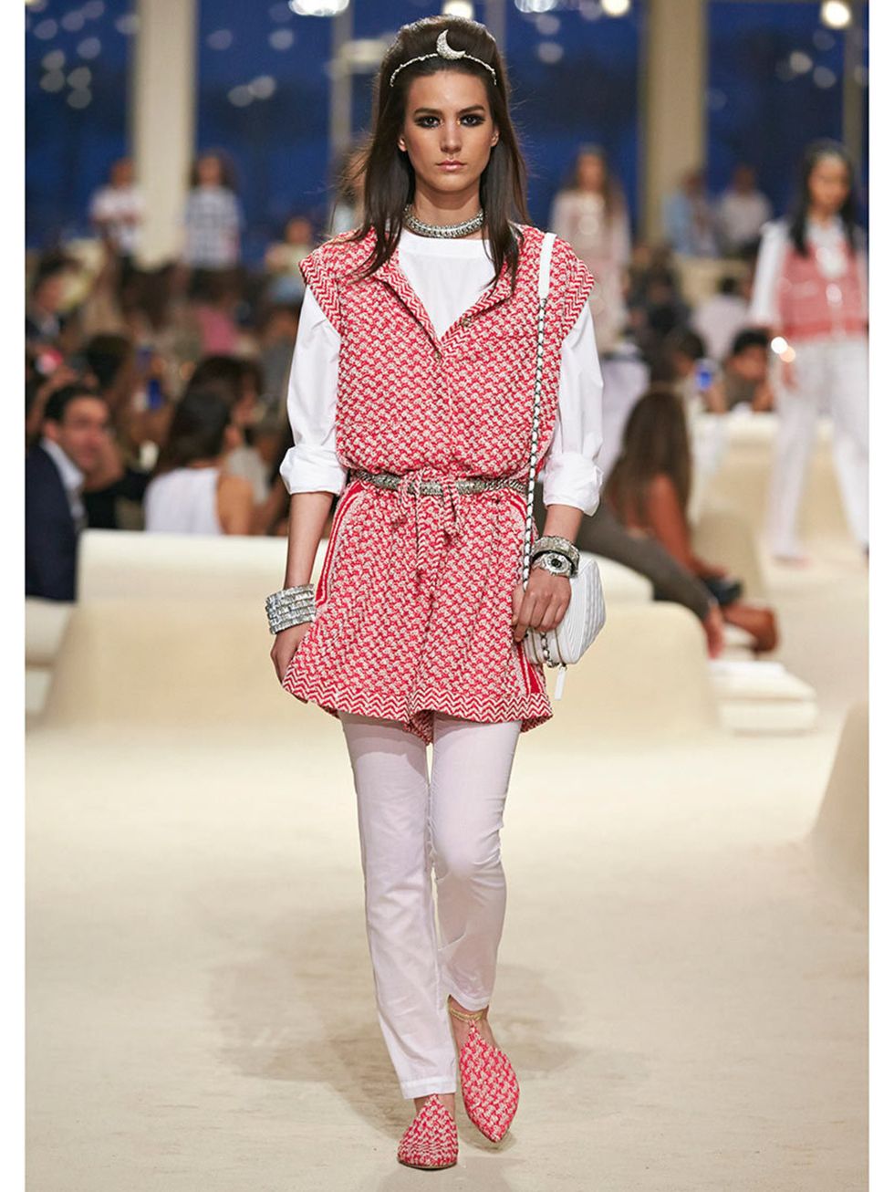 Chanel Cruise 2015 Catwalk Collection: See all the pictures from Dubai