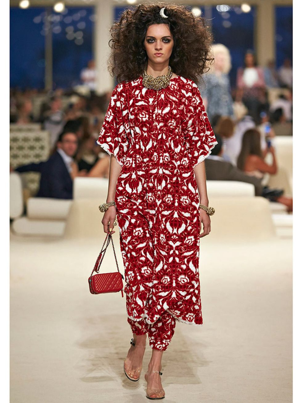 Chanel Cruise 2015 Catwalk Collection: See all the pictures from Dubai