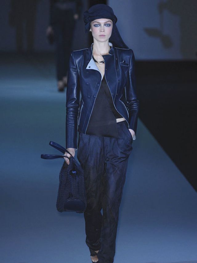 <p> It began with a sand dune scene projected on to the back wall of the catwalk, then the models walked out from the desert in Arabian drapes and turbans, harem pants, skirts worn over trousers and silk layers under fitted blazers. </p><p>The show was ca
