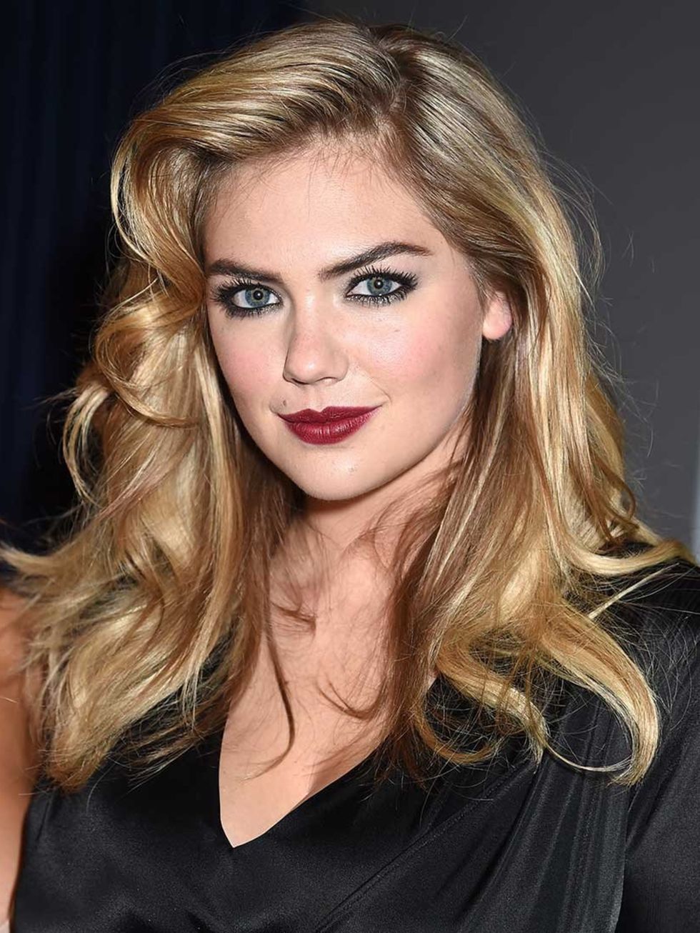 &lt;p&gt;&lt;a href=&quot;http://www.elleuk.com/beauty/news/kate-upton-bobbi-brown-new-face-katie-holmes&quot;&gt;Kate Upton&lt;/a&gt; pairs a retro hairstyle with a berry lip &lt;em&gt;and&lt;/em&gt; softly smoked eye.&lt;/p&gt;