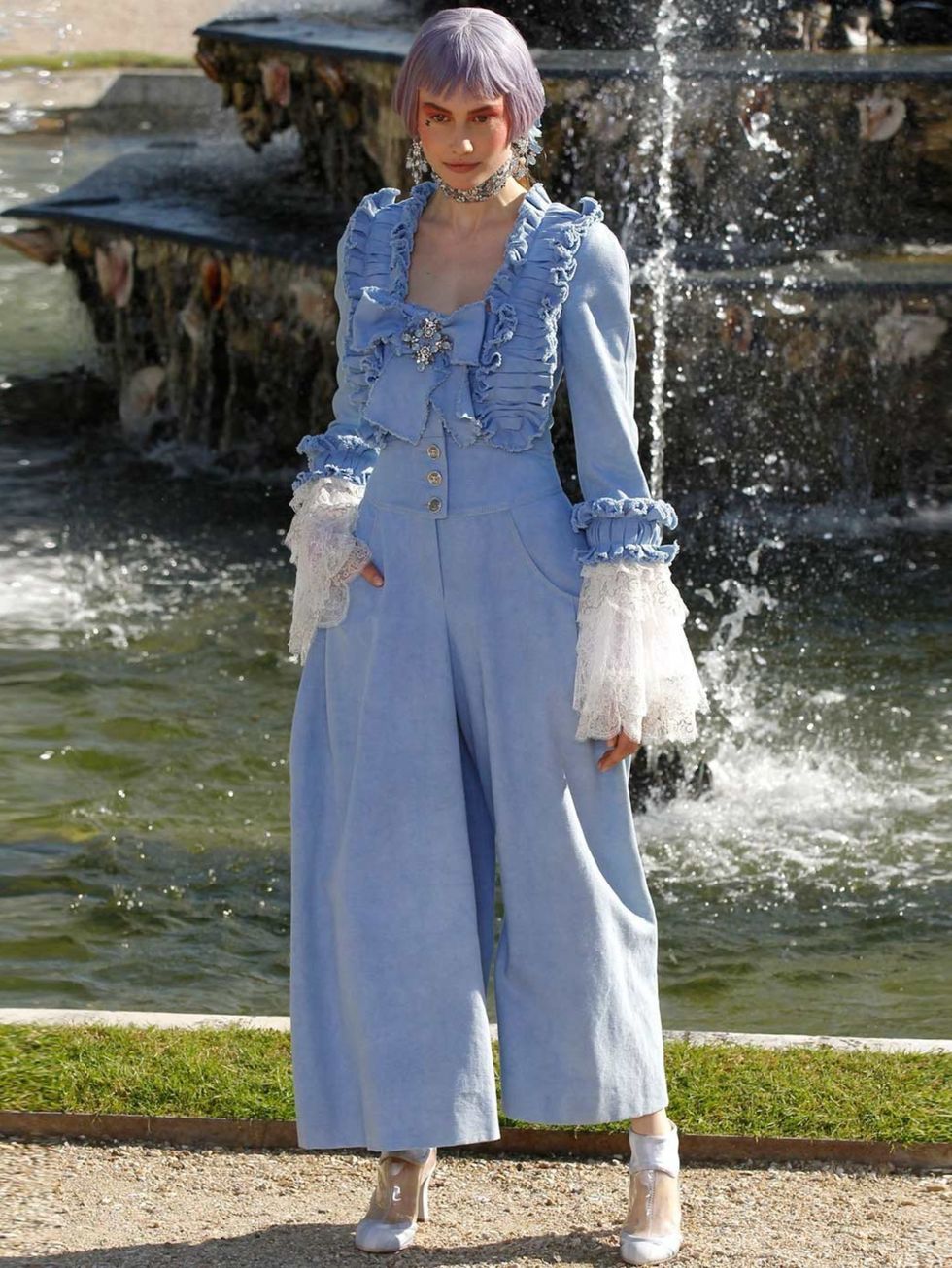 <p>Look 3, Chanel Cruise 2013</p>