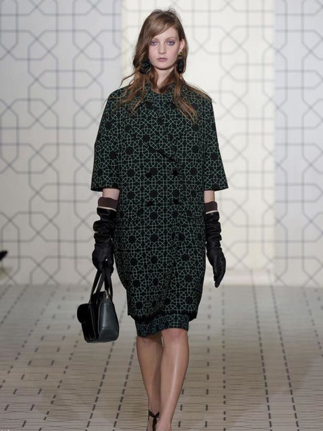 <p>Using the house's signature geometric prints but this time in a restrained way, we saw a more lady-like and elegant vision than we have seen for a while. </p><p>Windowpane motifs were used on silk and wool crepe dresses with strict shapes. Jackets and 