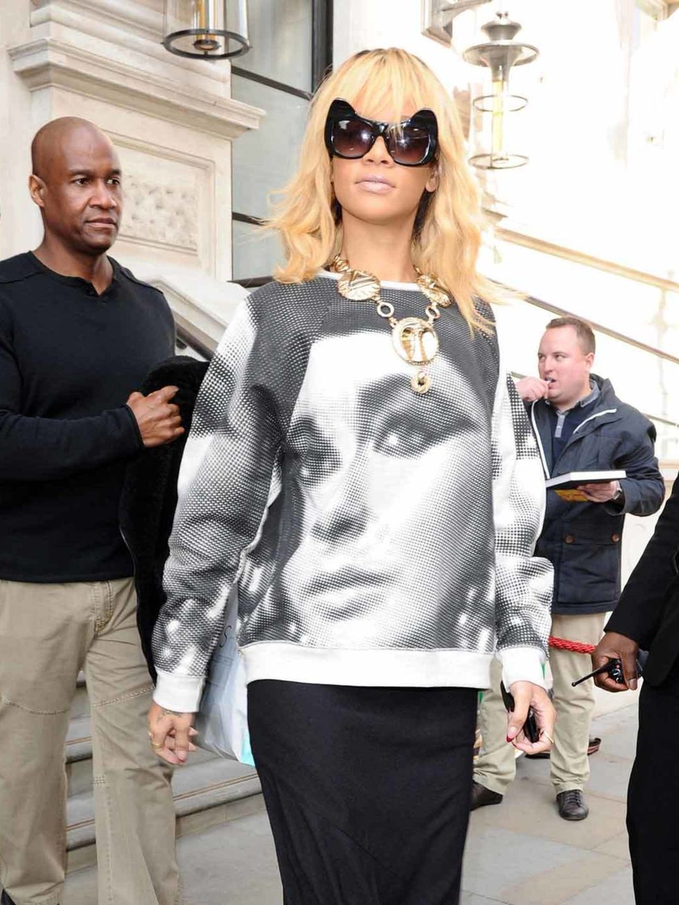 <p><a href="http://www.elleuk.com/star-style/celebrity-style-files/rihanna">Rihanna</a> wearing a Cleopatra print sweater from the <a href="http://www.elleuk.com/catwalk/designer-a-z/unique/spring-summer-2012/collection">Topshop Unique spring summer 12 co