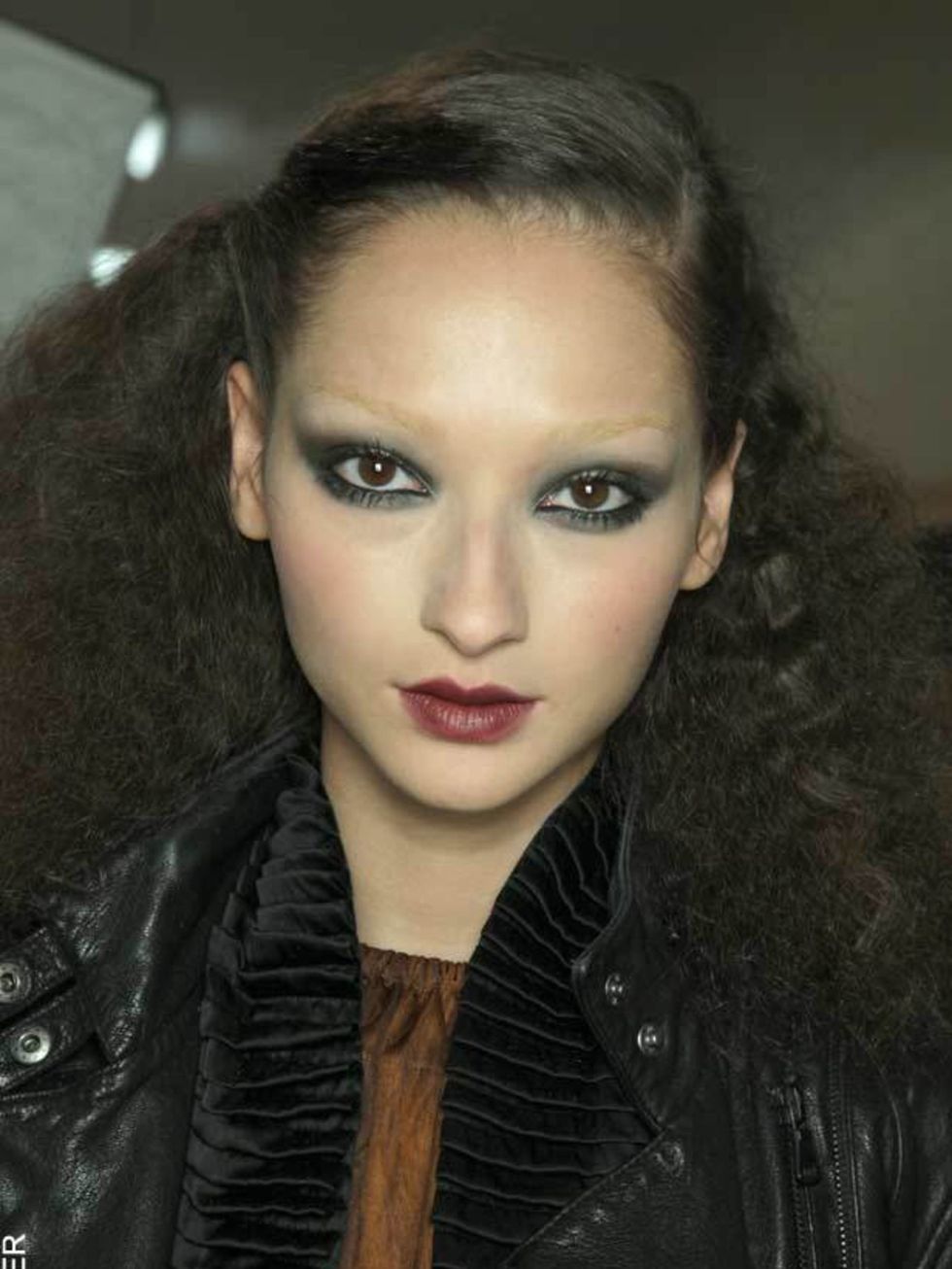 <p><a href="http://www.elleuk.com/catwalk/collections/marc-jacobs/">Click here to see the Marc Jacobs s/s '11 show...</a></p>