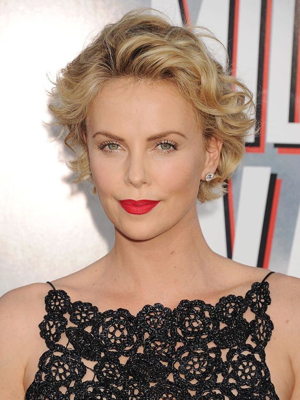 <p><a href="http://www.elleuk.com/fashion/celebrity-style/charlize-theron">Charlize Theron</a></p>