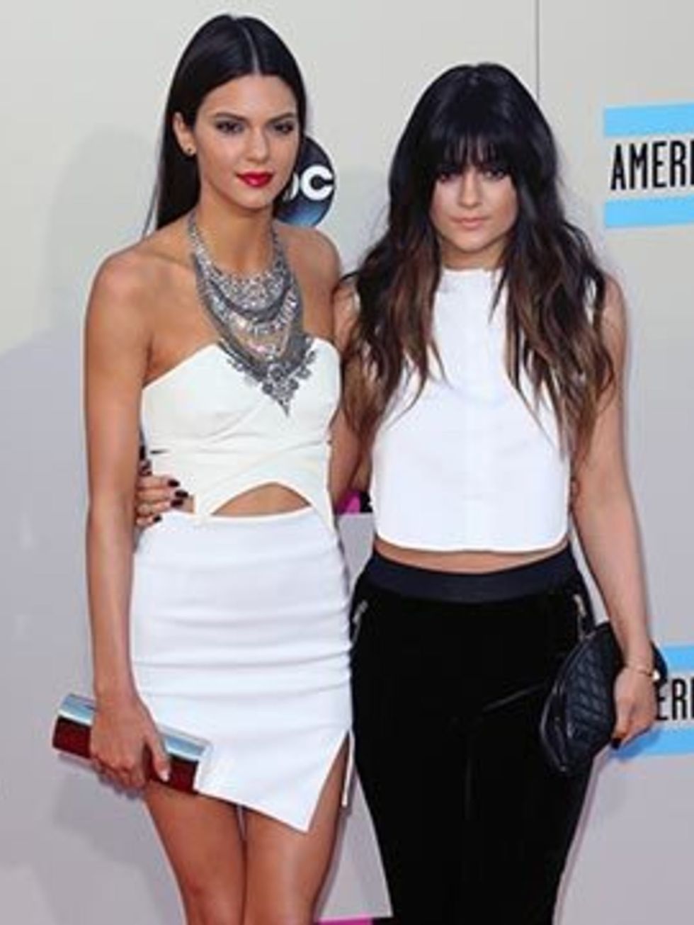 <p>Kendall and her sister Kylie </p>