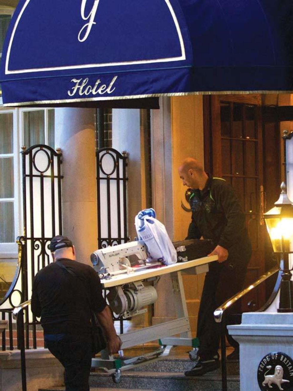 <p>A giant sewing machine is delivered to The Goring hotel for last minute adjustments for <a href="http://www.elleuk.com/starstyle/style-files/(section)/kate-middleton">Kate Middleton</a> &amp; <a href="http://www.elleuk.com/news/Star-style-News/the-roya