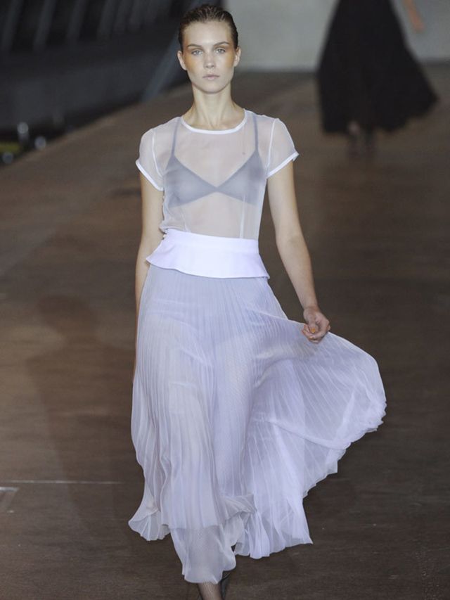 <p>With Angie Bowie as muse we were treated to a tailored and grown-up take on sportswear with influences from both the 40s and 70s.</p><p>Floor-length pleated organza frills, transparent silk chiffon and body-con leather moulded in to a sexy monochrome s
