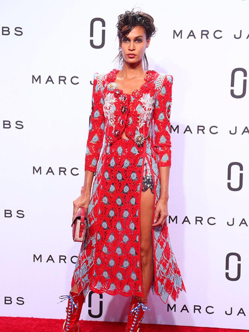 Joan Smalls on the catwalk at the Marc Jacobs s/s 16 show.