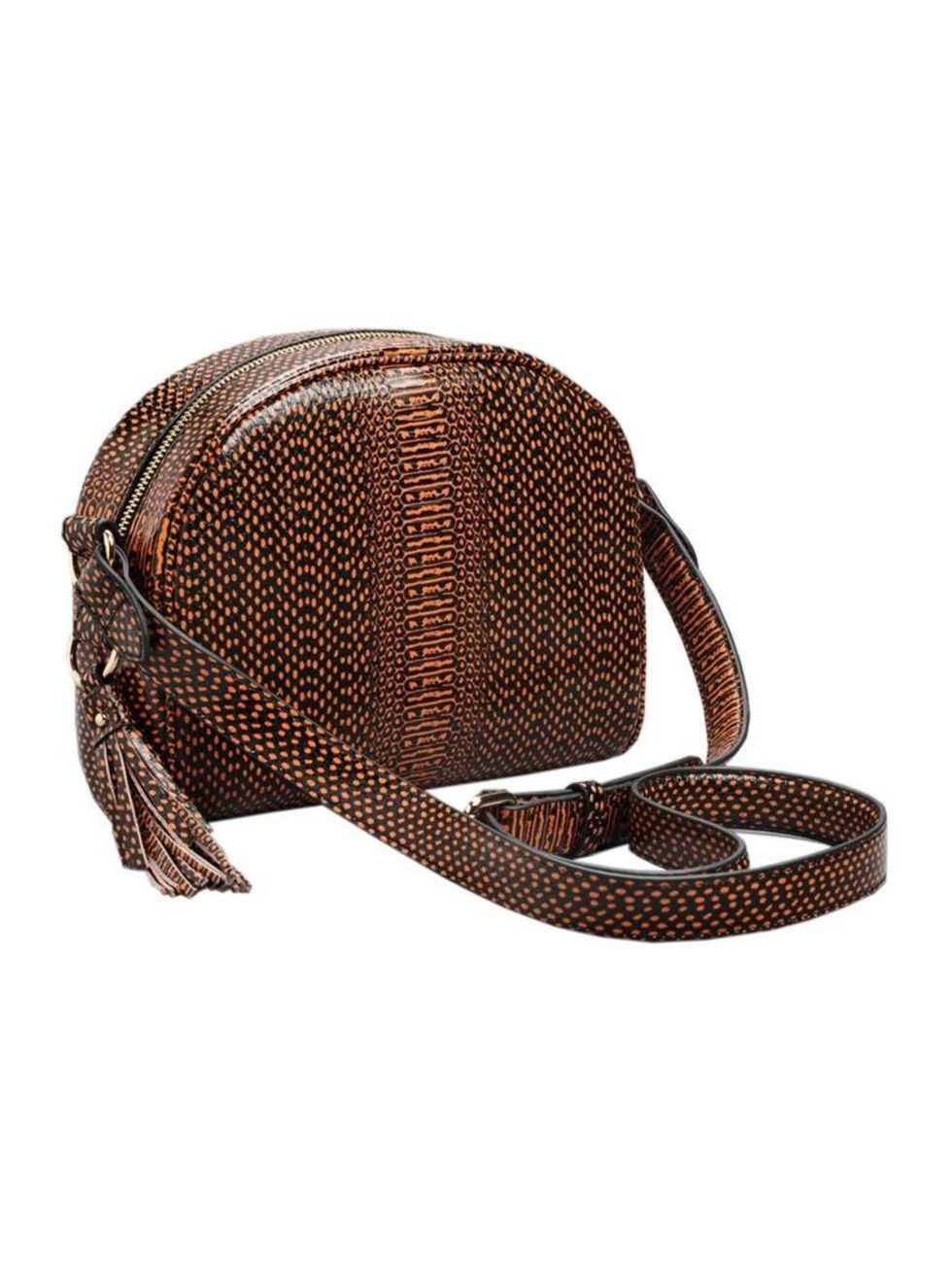 <p>Fashion Assistant Charlie Gowans-Eglinton is in the market for a wear-with-everything bag in this season's colour - brown. </p>

<p><a href="http://www.stories.com/gb/New_in/Bags/Reptile_Texture_Tassel_Leather_Bag/591741-11032391.1" target="_blank">& O