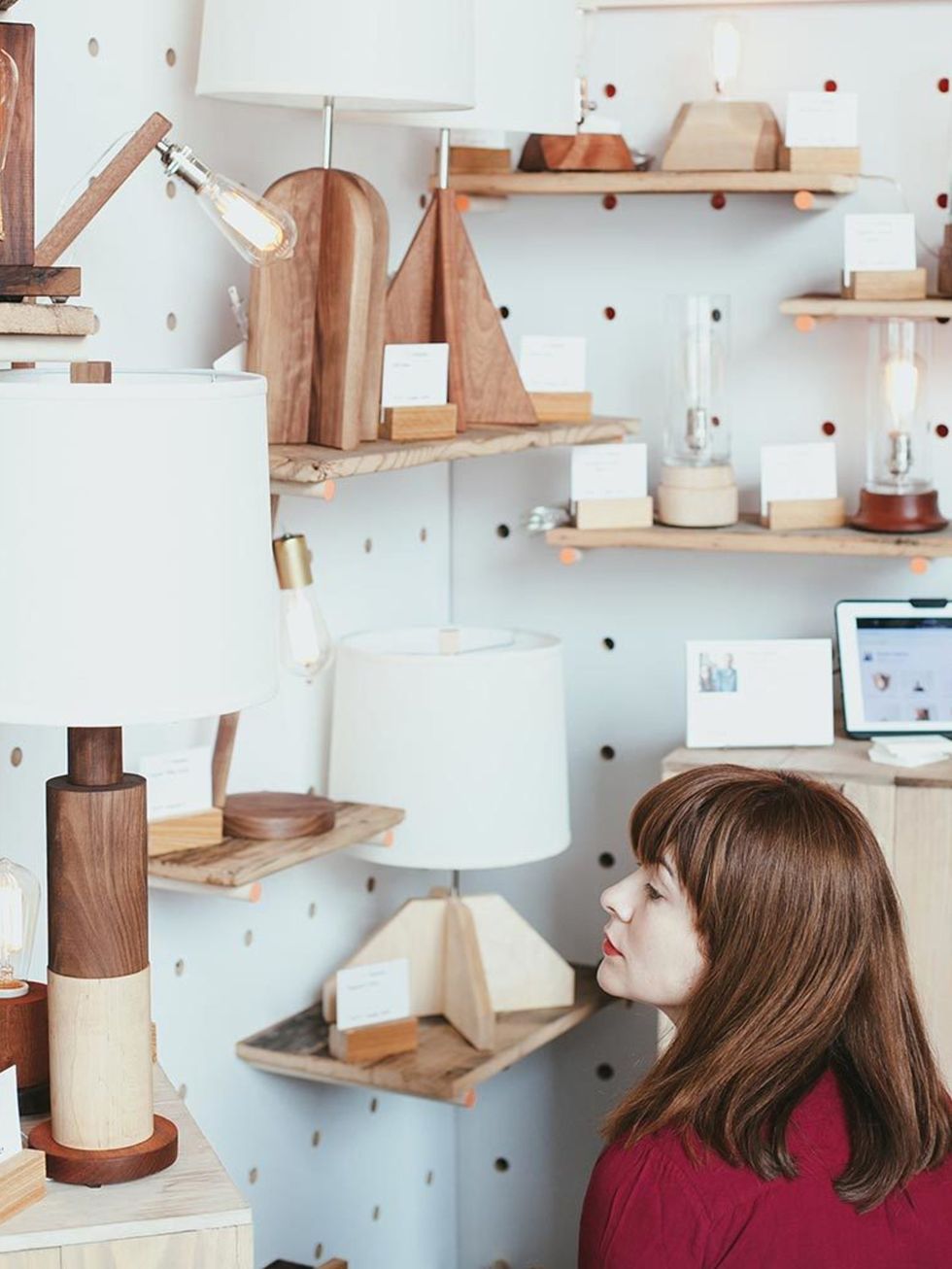<p><strong>SHOPPING: Etsy Pop-Up Shop </strong></p>

<p>Etsy has handpicked some of its best designers to take part in their Winter pop-up where every item on sale is handmade by its seller.  During the three-day pop-up, designers will host workshops on h