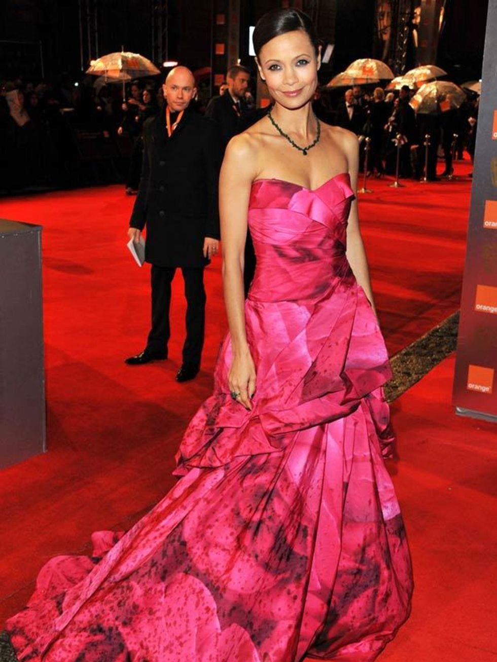<p><a href="http://www.elleuk.com/starstyle/style-files/%28section%29/Thandie-Newton/%28offset%29/0/%28img%29/140274">Thandie Newton</a> in <a href="http://www.elleuk.com/catwalk/collections/monique-lhullier/spring-summer-2011/collection">Monique Lhuillie
