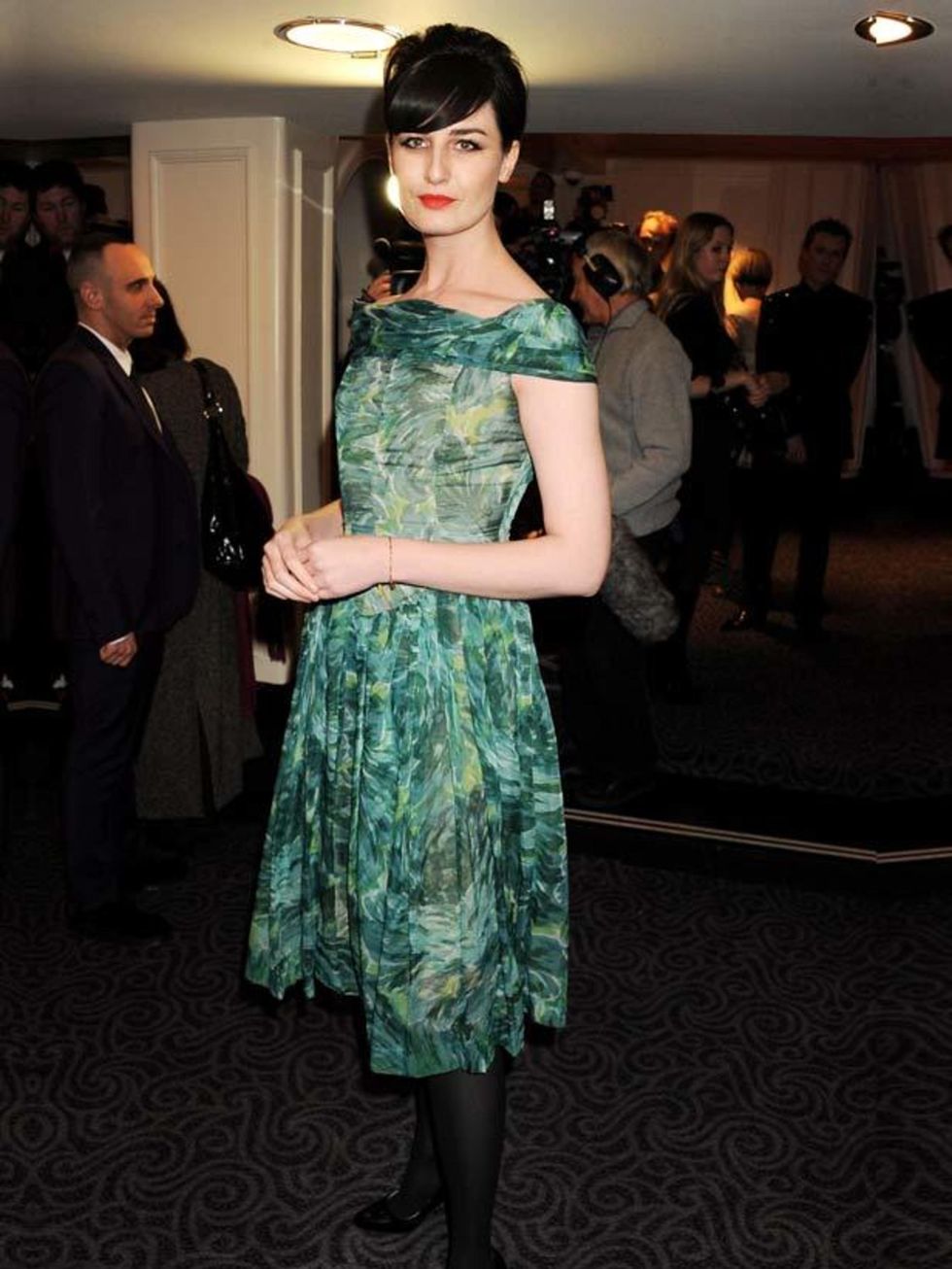 <p><a href="http://www.elleuk.com/starstyle/style-files/%28section%29/Erin-O-Connor/%28offset%29/0/%28img%29/155017">Erin O'Connor</a> attends the  British Fashion Awards at The Savoy London, 7 December 2010</p>