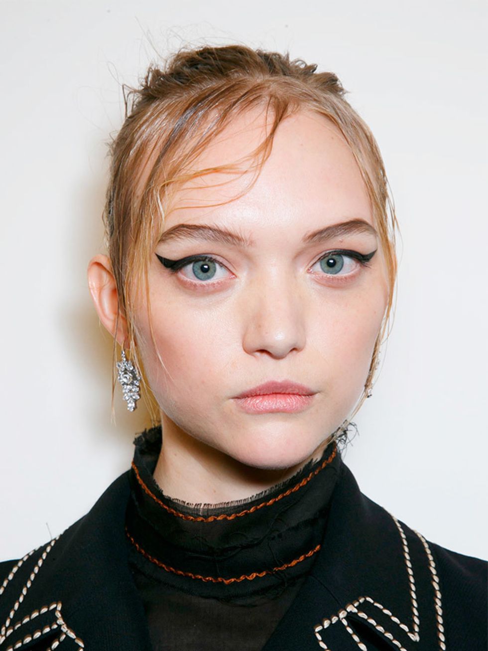 <p><a href="http://www.elleuk.com/catwalk/prada/spring-summer-2015">Prada   </a></p>

<p>The look: Faux plucked brows</p>

<p>Make-up artist: Pat McGrath</p>

<p>Key products: A mix of black and grey cream liners and a fine-tipped eyeliner brush (ELLE Lov