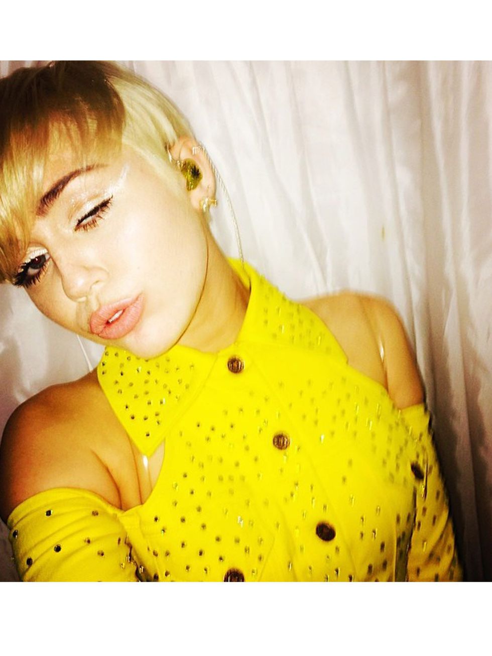 <p>Miley Cyrus:#wankeye #finland.</p>
