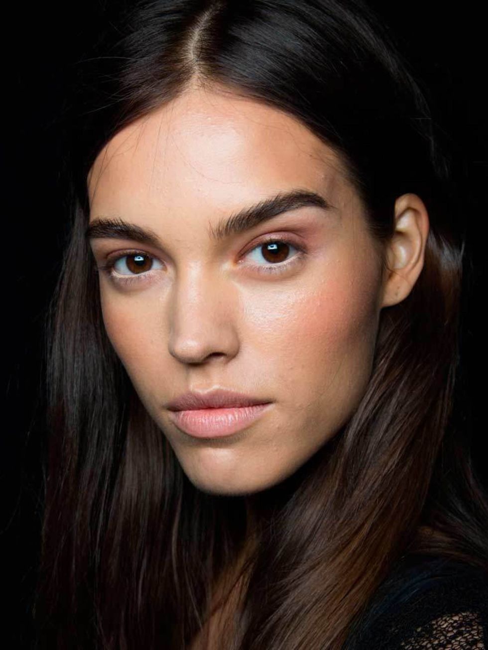 <p><a href="http://www.elleuk.com/catwalk/bcbgmaxazria/spring-summer-2015">BCBG Max Azria</a></p>

<p>The Look: Bronzed Beauty</p>

<p>Make-up Artist: Val Garland for MAC</p>

<p>Key Product: Bronzer</p>

<p>Top tip: to get that 'fresh from vacation look'