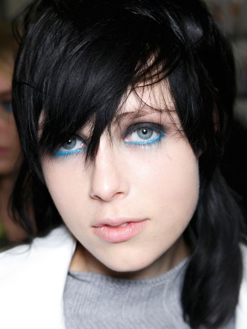 <p>A sweep of cyan blue liner along your lower lash will make your eye colour pop. Pair this with a smoky black lid and keep your skin fresh and clean to get the Giles look.</p>

<p>Use <a href="http://www.maccosmetics.co.uk/product/shaded/151/7183/Produc