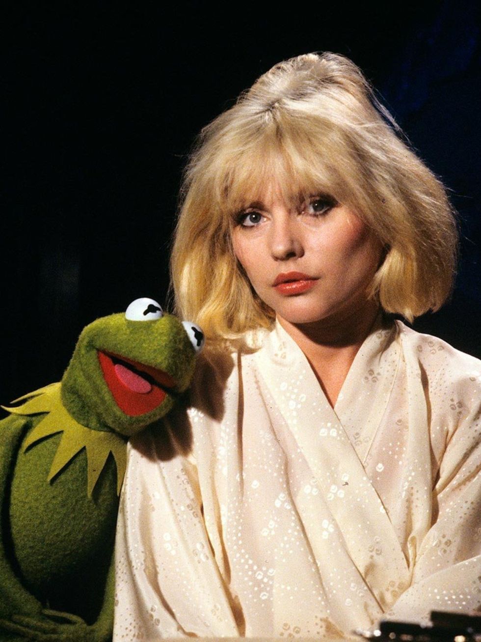 <p>Look how excited Blondie is to be with Kermit</p>