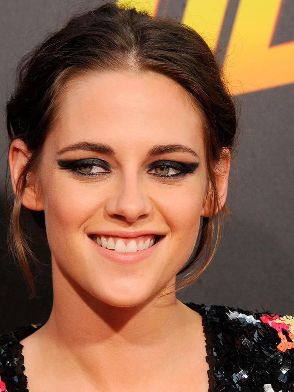 <p>K-Stew showing her excellent smiling side... We love it.</p>