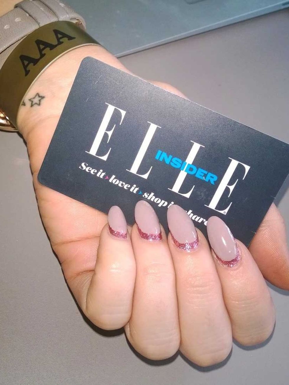 <p>Amy Lawrenson had a glitter/beige upside down french, by Nails Inc. Fancy trying it out? You can get 30% off all Nails Inc treatments if you're an <a href="http://www.elleuk.com/fashion/news/become-and-elle-insider-membership-subscriber-club-discount-o