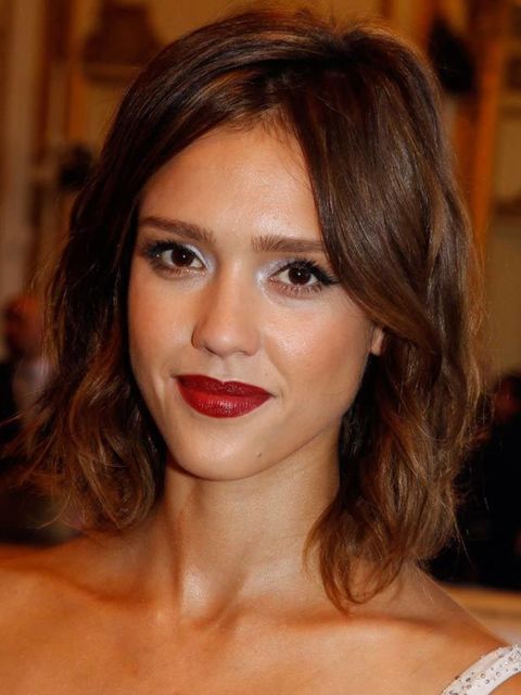 <p>We couldn’t help noticing how much Jessica’s hair looks like a certain Alexa Chung’s. So we got George Northwood (Alexa’s hairdresser) on speed dial to share his styling know-how…“To get Jessica’s hairstyle you need a long choppy bob, with some shape c