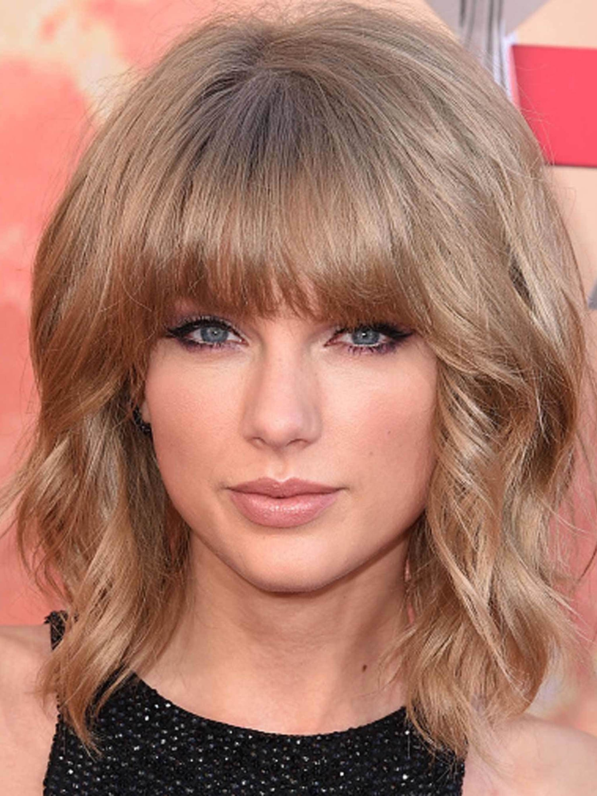 Taylor Swift's Hair Journey: From Wavy Lob To Classic Bob