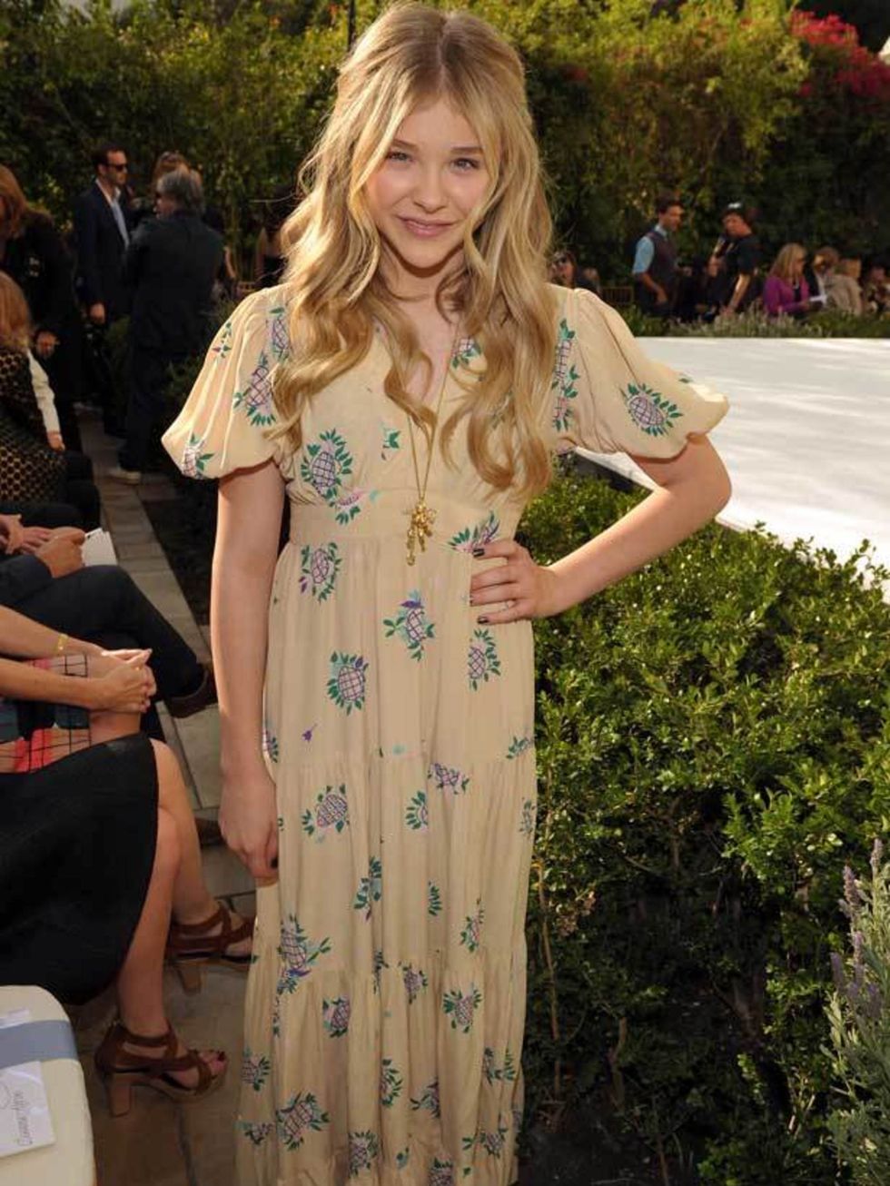 <p><a href="http://www.elleuk.com/starstyle/special-features/(section)/the-royal-academy-of-arts-summer-exhibition-preview-party/(offset)//(img)/770662">Chloe Moretz</a> at an event honouring CFDA/Vogue Fashion Fund finalists in LA.</p>