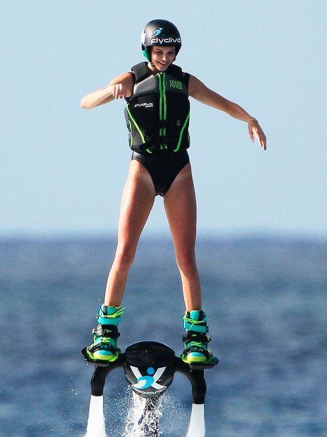 kendall-jenner-holiday-jet-pack-st-barts-august-2015-flynet-thumb