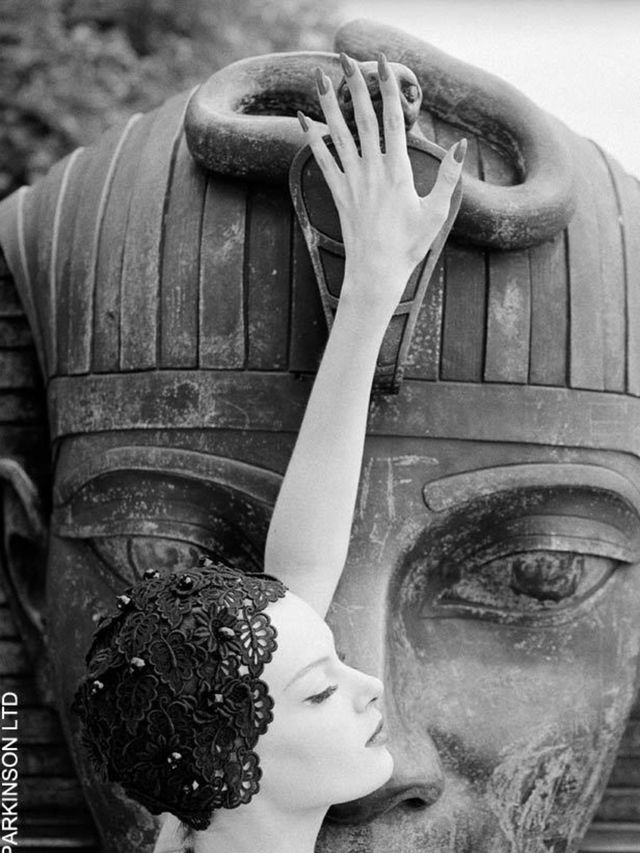 <p>Nena and the Sphinx by Norman Parkinson</p>