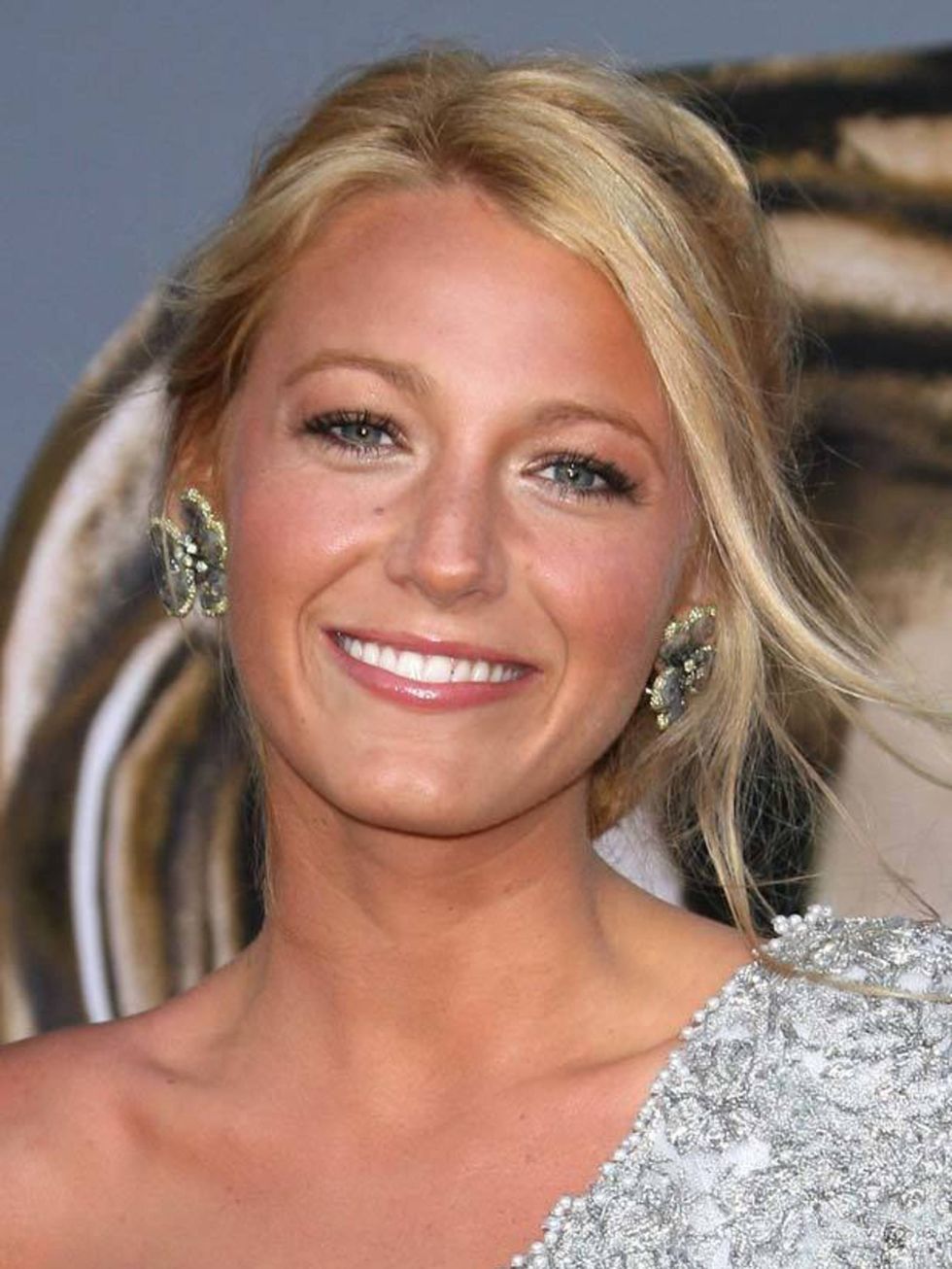 <p>A slight hint of metallic across the lid and smudged in the inner corner of the eyes is enough to enhance Blake Livelys already enviable tan. Dont go overboard on the metallics for fear of looking as though youre heading up a 70s disco revival, ins