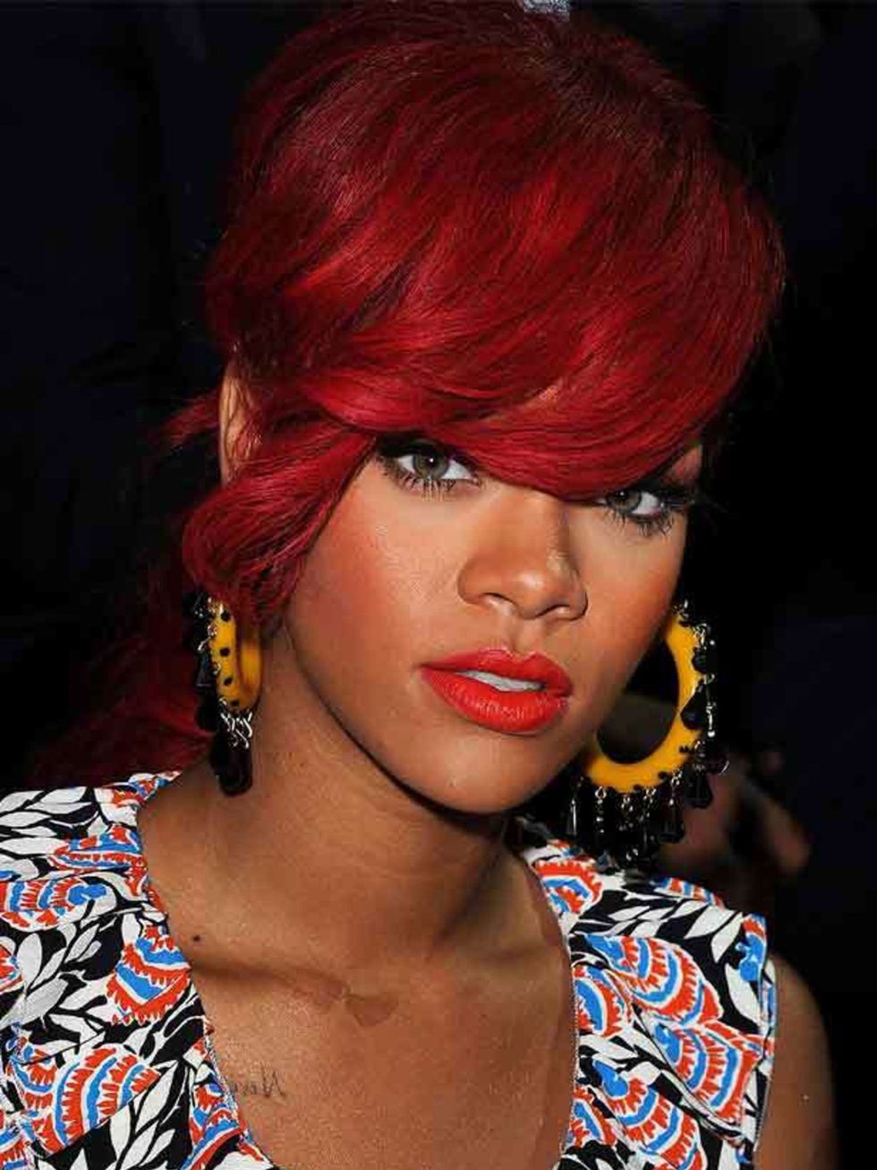 <p>Paris Fashion Week, October 2010</p><p><a href="http://www.elleuk.com/beauty/beauty-notes-daily/rihanna-s-make-up-secrets">Read Rihanna's make-up tips and secrets...</a></p>