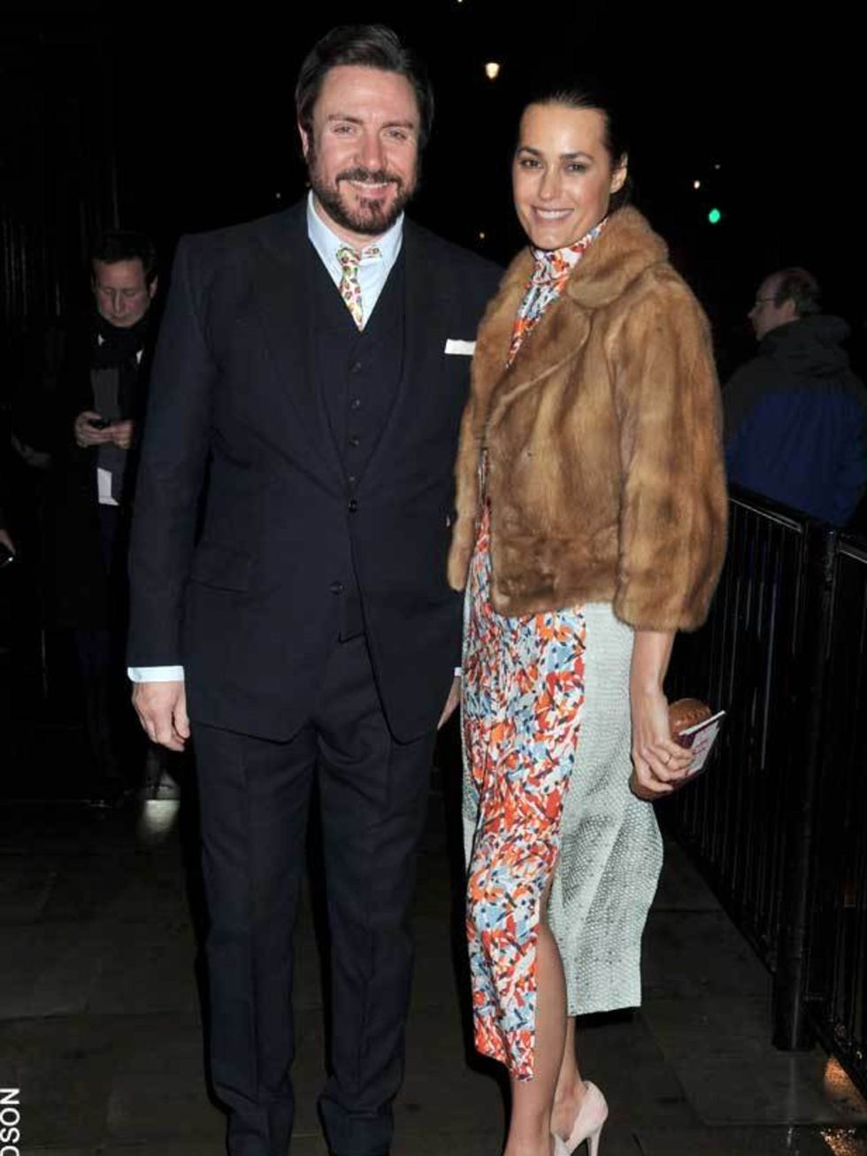 <p><a href="http://www.elleuk.com/starstyle/celebrity-trends/%28section%29/everyone-s-wearing-british-designers/%28offset%29/0/%28img%29/700620">Yasmin le Bon</a> &amp; Simon le Bon at a Downing Street party, 21 February 2011</p>