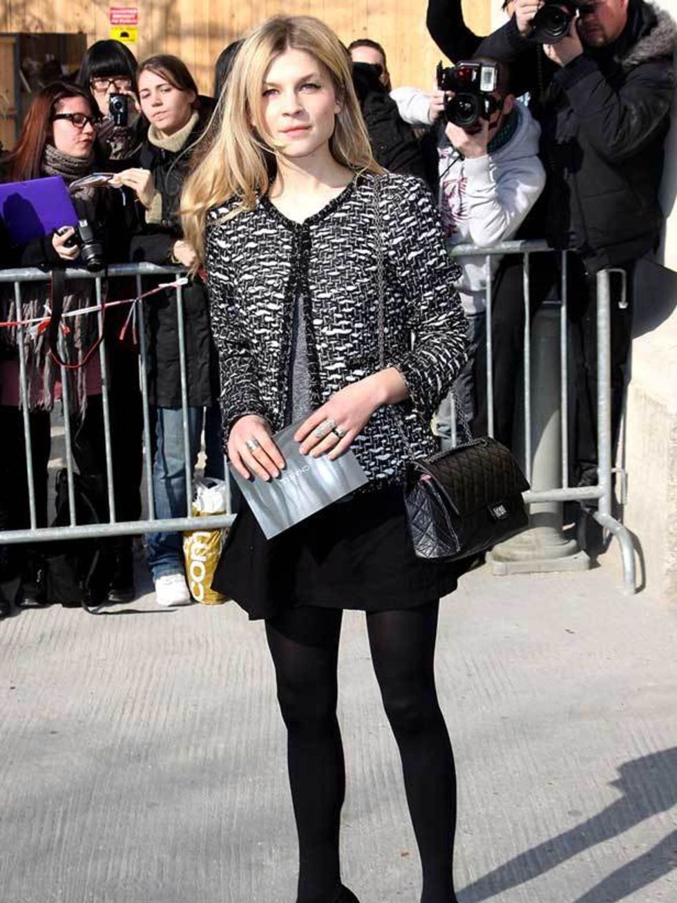 <p><a href="http://www.elleuk.com/starstyle/style-files/%28section%29/clemence-poesy">Clemence Poesy</a> arriving at the Chanel show,  8 March 2011</p>