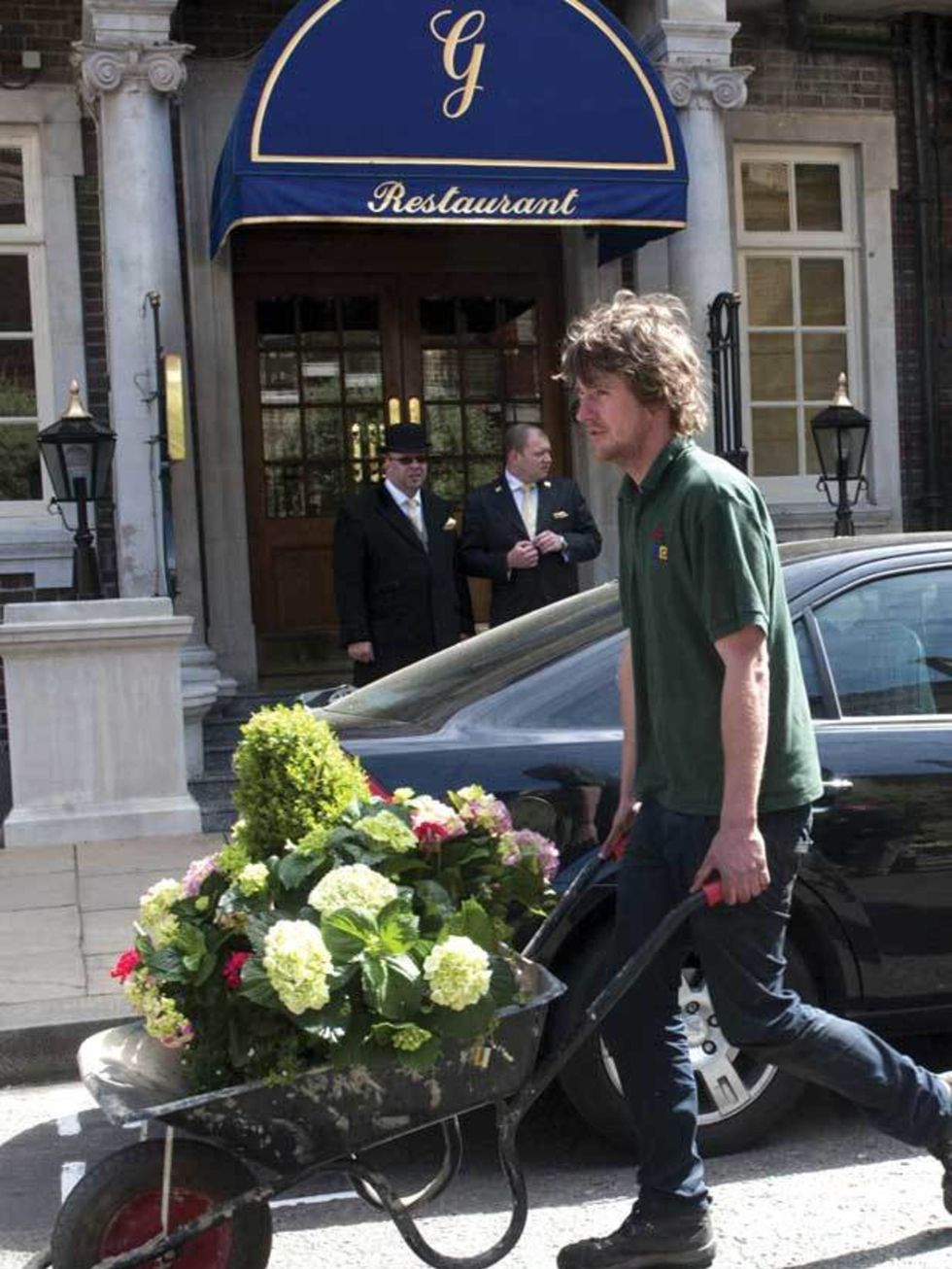 <p>Flowers being delivered to The Goring Hotel for tomorrow's eagerly anticipated Royal Wedding</p>