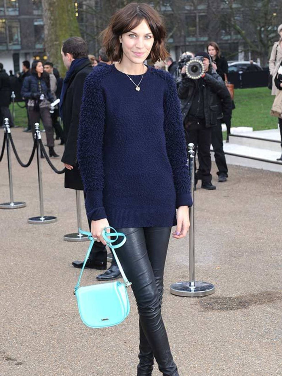 <p> <a href="http://www.elleuk.com/starstyle/style-files/%28section%29/Alexa-Chung">Alexa Chung</a> at the Burberry AW11 show in London, 21 February 2011</p>
