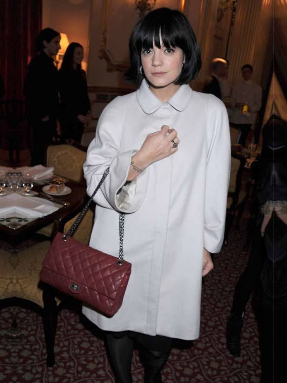 <p><a href="http://www.elleuk.com/starstyle/style-files/%28section%29/lily-allen/%28offset%29/12/%28img%29/338898">Lily Allen</a> makes an appearance at Miu Miu's new Bond Street store opening, 3 December 2010</p>