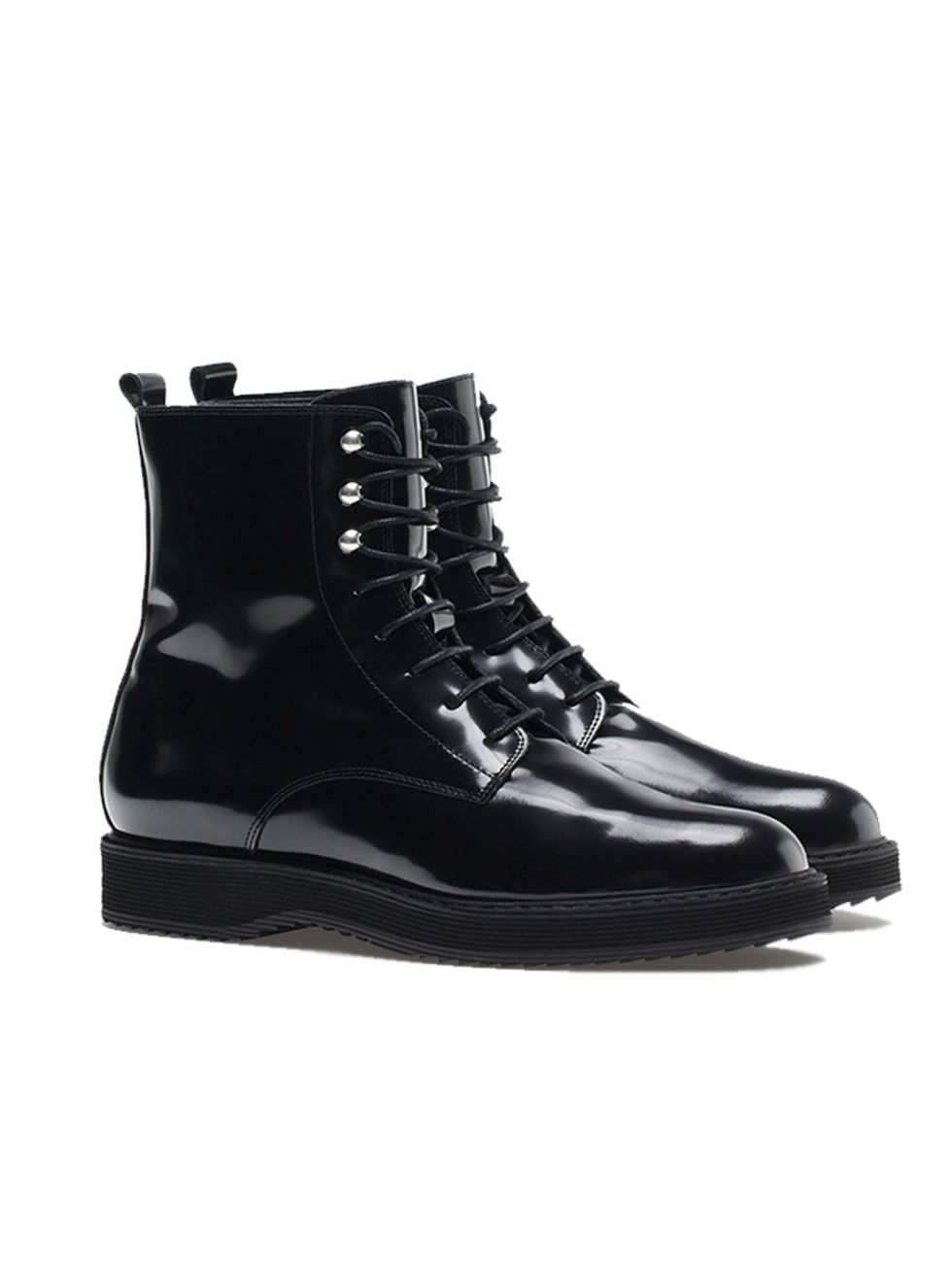 <p><a href="http://www.uterque.com/gb/en/footwear/view-all/lace-up-ankle-boots-c77002p6175922.html?color=040" target="_blank">Uterqüe</a> boots, £145</p>