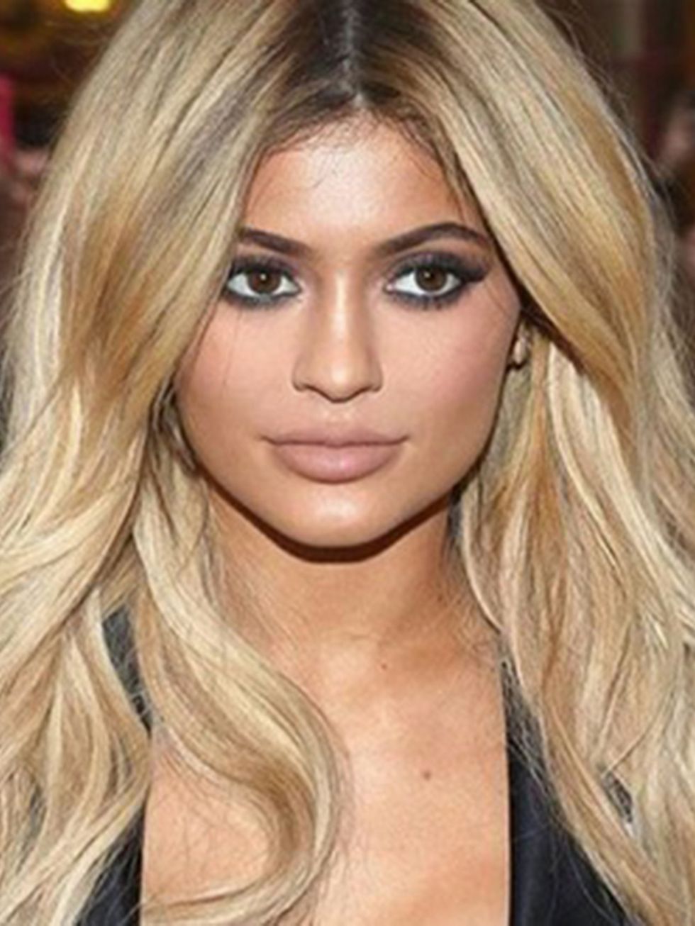 <p>Kylie Jenner goes dark brown.</p>