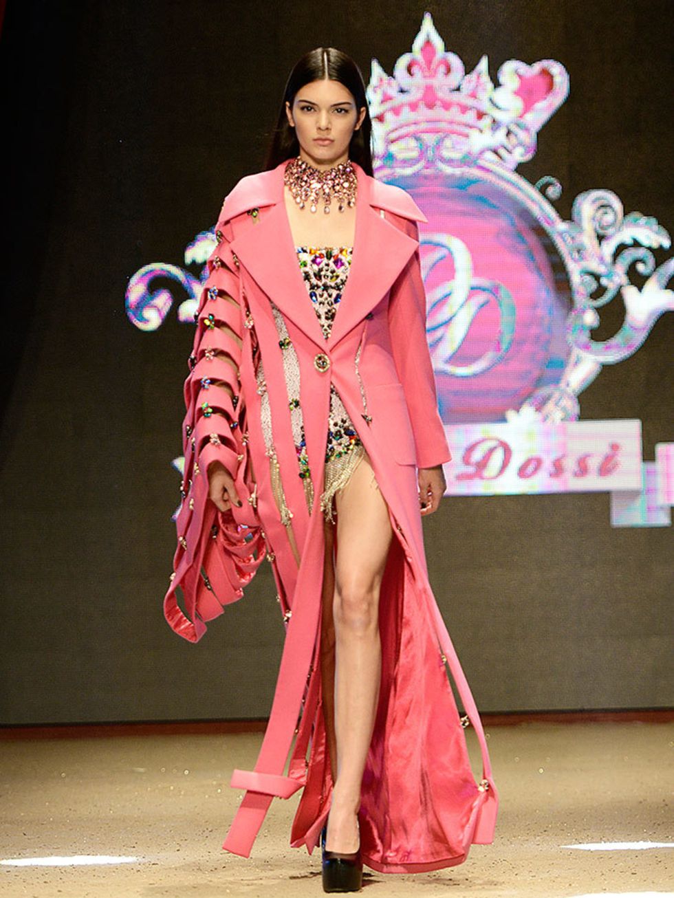 Kendall Jenner on the Dosso Dossi Resort 2015 catwalk in Turkey, June 2015.