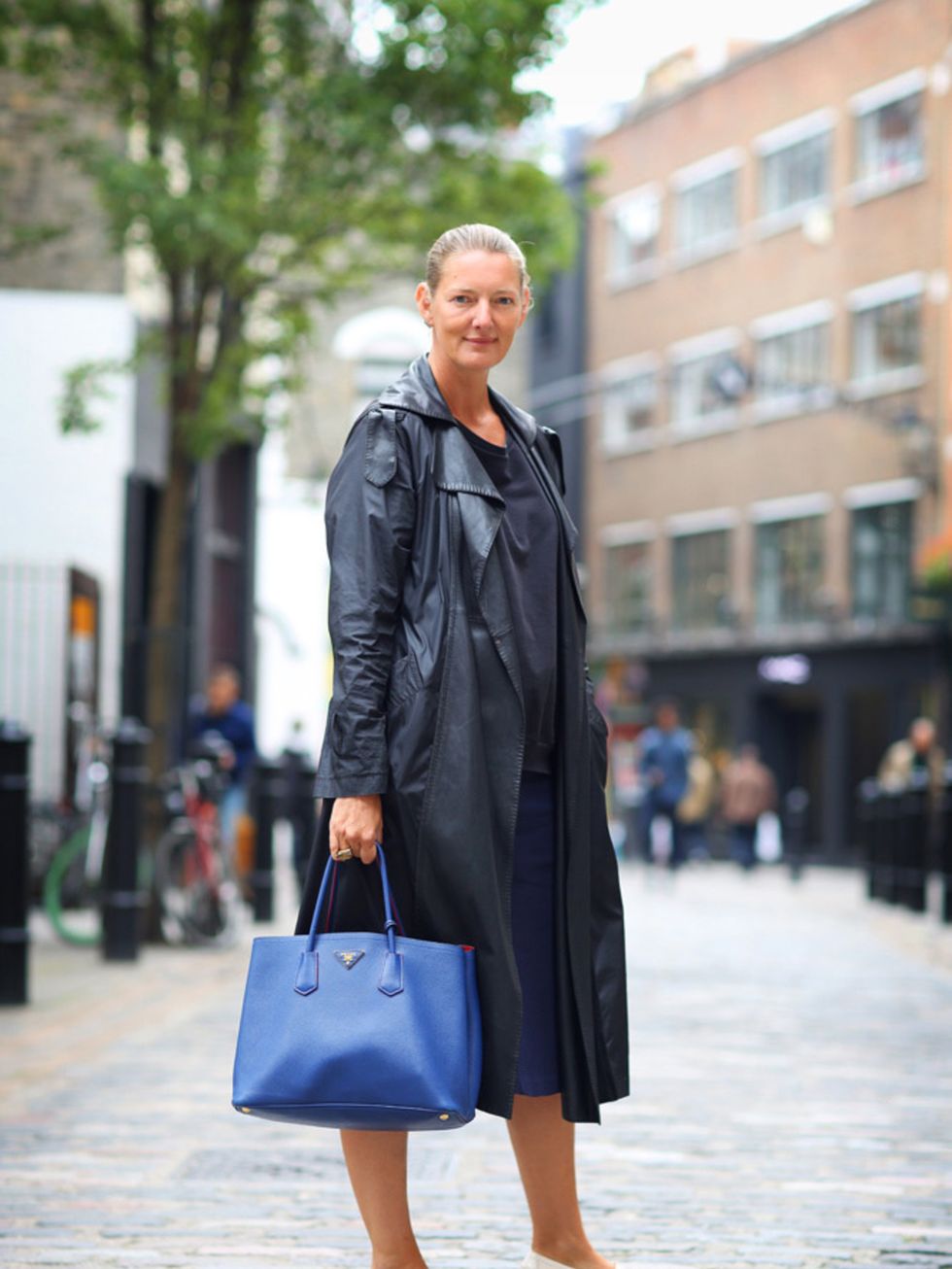 Rebecca Lowthorpe  ELLE Collection Editor/Assistant Editor ELLE

Louis Vuitton Mac, Cos sweatshirt, Jil Sander skirt, Balenciaga shoes, Prada bag.