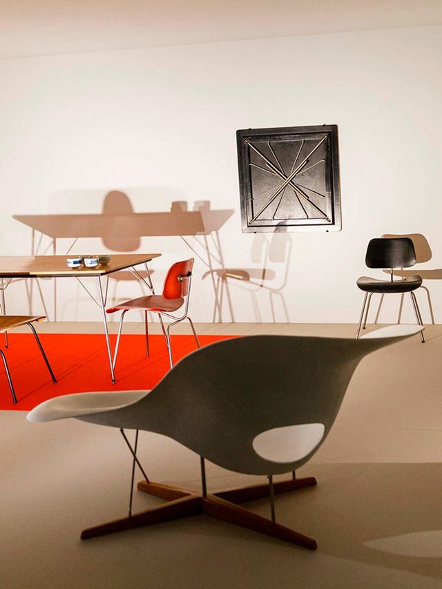 the-world-of-charles-and-ray-eames-barbican-art-gallery-photo-tristan-fewings-getty-images-01-thumb