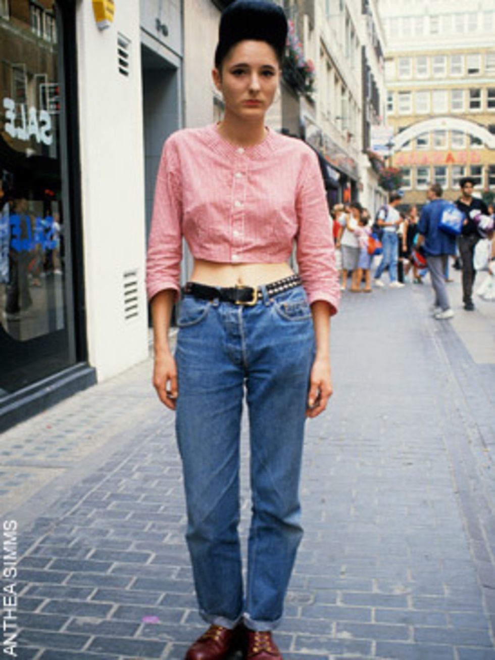 <p>Rolled hem, high waisted<a href="http://www.elleuk.com/starstyle/celebrity-trends/%28section%29/Everyone-s-Wearing-Rolled-up-jeans"> jeans </a>with <a href="http://www.elleuk.com/starstyle/celebrity-trends/%28section%29/Everyone-s-Wearing-DM-Boots">DMs
